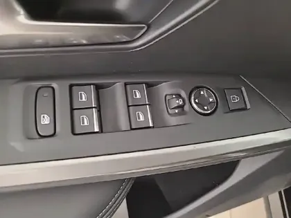 Photo 20 Peugeot 3008  Electrique 210 ch 73 kWh