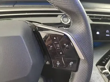 Photo 18 Peugeot 3008  Electrique 210 ch 73 kWh