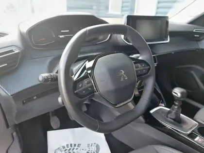 Photo 8 Peugeot 2008  PureTech 100 S&S BVM6