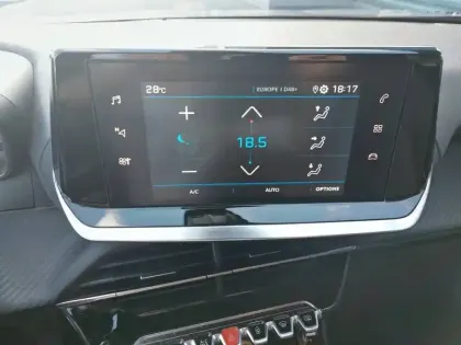 Photo 18 Peugeot 2008  PureTech 100 S&S BVM6