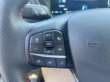Photo 8 Ford Kuga 2.5 Duratec 180ch Hybrid FlexiFuel ST-Line X Powershift