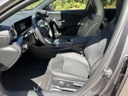 Photo 11 Mercedes Classe A 250 e Hybrid EQ AMG Line