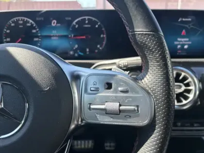 Photo 12 Mercedes Classe A 180 d AMG Line