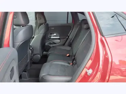 Photo 17 Mercedes GLA 200 d Edition 140