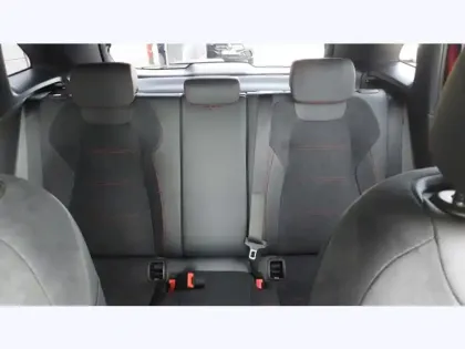 Photo 18 Mercedes GLA 200 d Edition 140