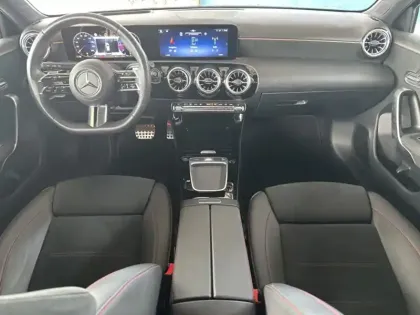 Photo 10 Mercedes Classe A 200 d AMG Line
