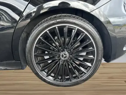Photo 8 Mercedes Classe A 200 d AMG Line