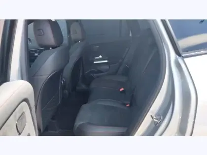 Photo 15 Mercedes GLA 180 d Edition 140