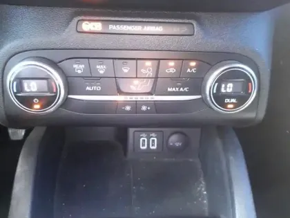 Photo 11 Ford Focus  1.0 Flexifuel 125ch mHEV ST-Line DESIGN 3