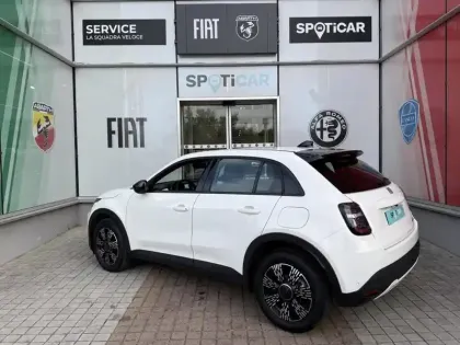 Photo 5 Fiat 600  1.2 Hybrid Turbo 145ch Pop eDCT6 Step 2