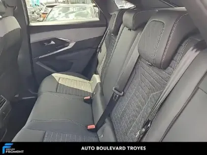 Photo 11 Peugeot 3008  Hybrid 136 e-DCS6 Allure