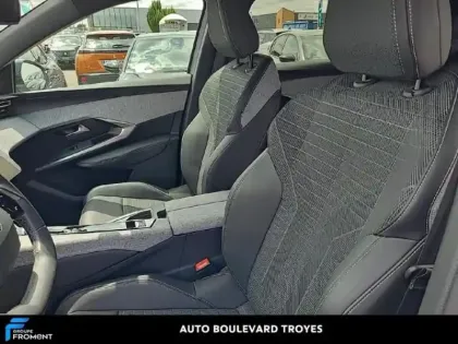 Photo 10 Peugeot 3008  Hybrid 136 e-DCS6 Allure