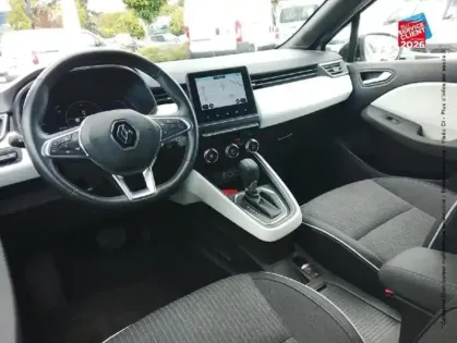 Photo 14 Renault Clio  1.6 E-Tech hybride 145ch Engineered