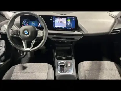 Photo 8 BMW Serie 1 Série 1 116A 122ch M Sport Design DKG7