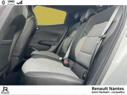 Photo 5 Renault Clio  1.6 E-Tech 145ch full hybrid Techno
