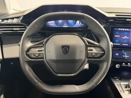 Photo 13 Peugeot 308  1.2 130 S&S Allure EAT8 I-cockpit Camera Carplay