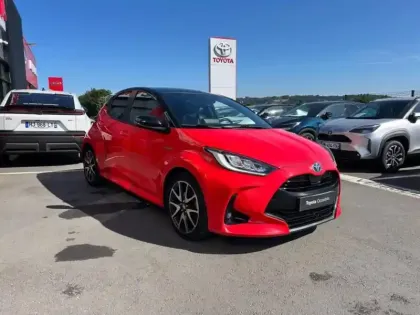 Photo 6 Toyota Yaris  116h Première 5p
