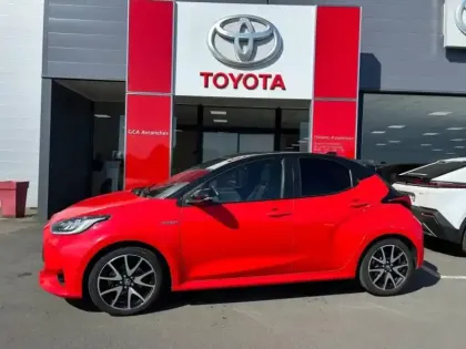 Photo 11 Toyota Yaris  116h Première 5p