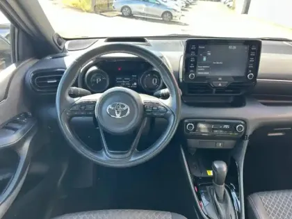 Photo 14 Toyota Yaris  116h Première 5p