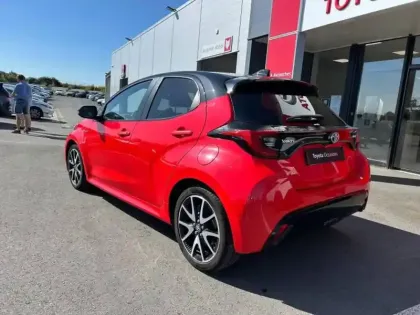 Photo 10 Toyota Yaris  116h Première 5p