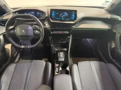 Photo 7 Peugeot 2008  e- 136ch GT