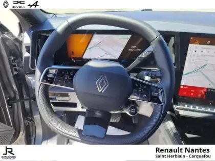 Photo 12 Renault Rafale  1.2 E-Tech full hybrid 200ch Techno - 4Control advanced