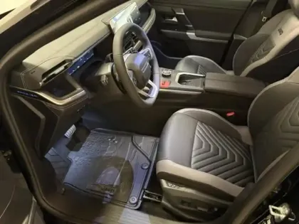 Photo 13 Jeep Compass  1.6 Turbo T4 225ch e-Hybrid Plug-in Summit BVR7