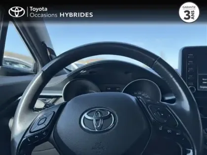 Photo 12 Toyota C-HR  1.8 Hybride 122ch Collection E-CVT