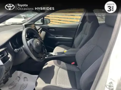 Photo 10 Toyota C-HR  1.8 Hybride 122ch Dynamic Ultimate E-CVT