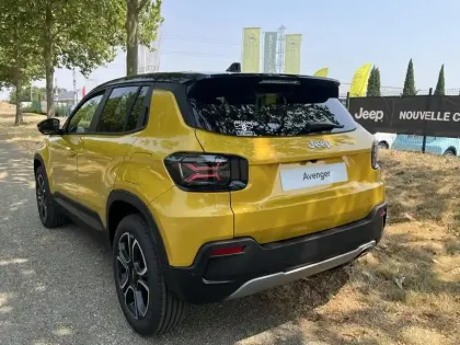 Photo 6 Jeep Avenger  1.2 Turbo T3 110ch e-Hybrid Summit BVR6