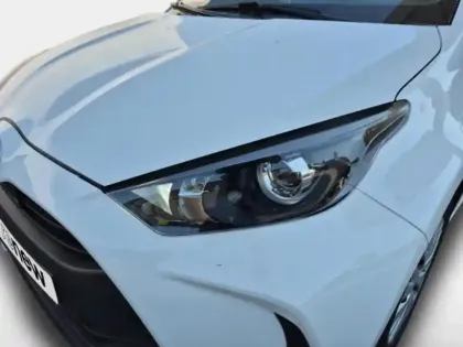 Photo 8 Toyota Yaris  116h Dynamic 5p MY22