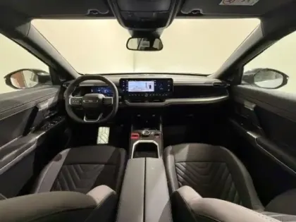Photo 10 Jeep Compass  1.2 Turbo T3 145ch e-Hybrid First Edition BVR6