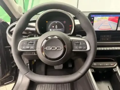 Photo 12 Fiat 600  1.2 Hybrid Turbo 145ch Pop eDCT6 Step 2