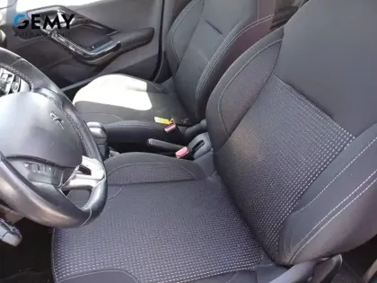 Photo 8 Peugeot 208  1.2 PureTech 82ch BVM5