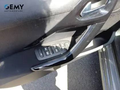 Photo 13 Peugeot 208  1.2 PureTech 82ch BVM5