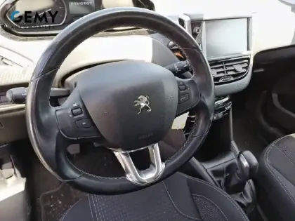 Photo 12 Peugeot 208  1.2 PureTech 82ch BVM5