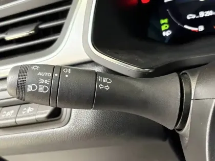 Photo 18 Renault Captur  E-Tech full hybrid 145