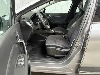 Photo 6 Renault Captur  E-Tech full hybrid 145