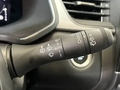 Photo 19 Renault Captur  E-Tech full hybrid 145