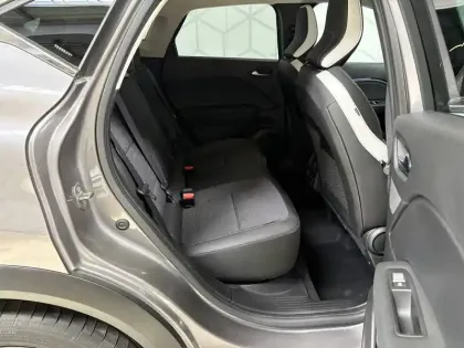 Photo 32 Renault Captur  E-Tech full hybrid 145