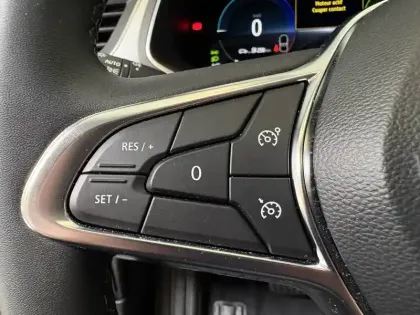Photo 16 Renault Captur  E-Tech full hybrid 145