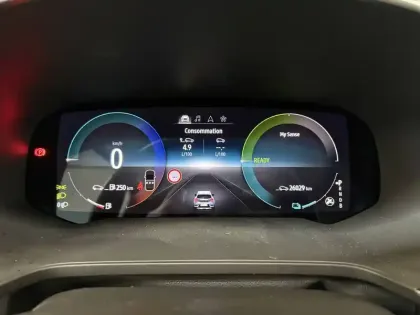 Photo 20 Renault Captur  E-Tech full hybrid 145