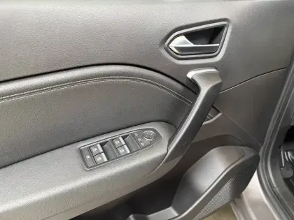 Photo 13 Renault Captur  E-Tech full hybrid 145