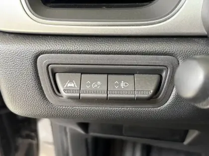 Photo 15 Renault Captur  E-Tech full hybrid 145