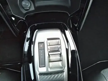 Photo 13 Peugeot 208  Hybrid 110 e-DCS6