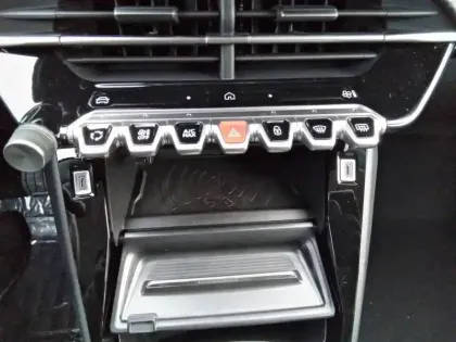 Photo 19 Peugeot 208  Hybrid 110 e-DCS6