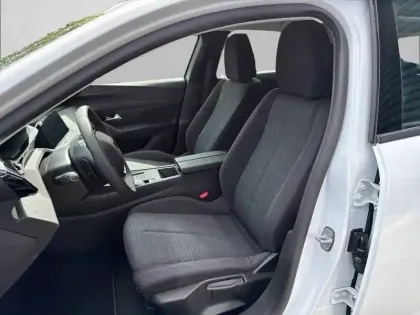 Photo 10 Peugeot 308  Hybrid 145 e-DCS6