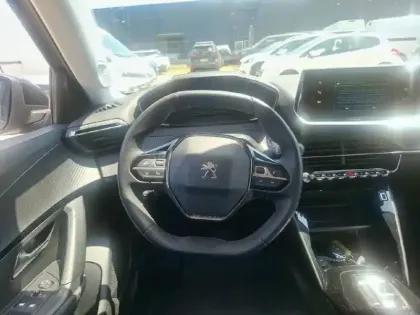 Photo 8 Peugeot 2008  Electrique 136 ch