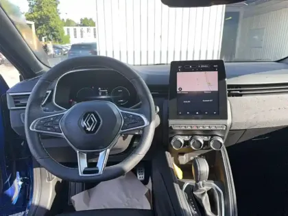 Photo 9 Renault Clio  E-Tech full hybrid 145