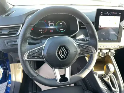 Photo 14 Renault Clio  E-Tech full hybrid 145